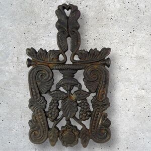 Vintage Wilton Cast Iron Rectangular Trivet With Grapes And Leaves